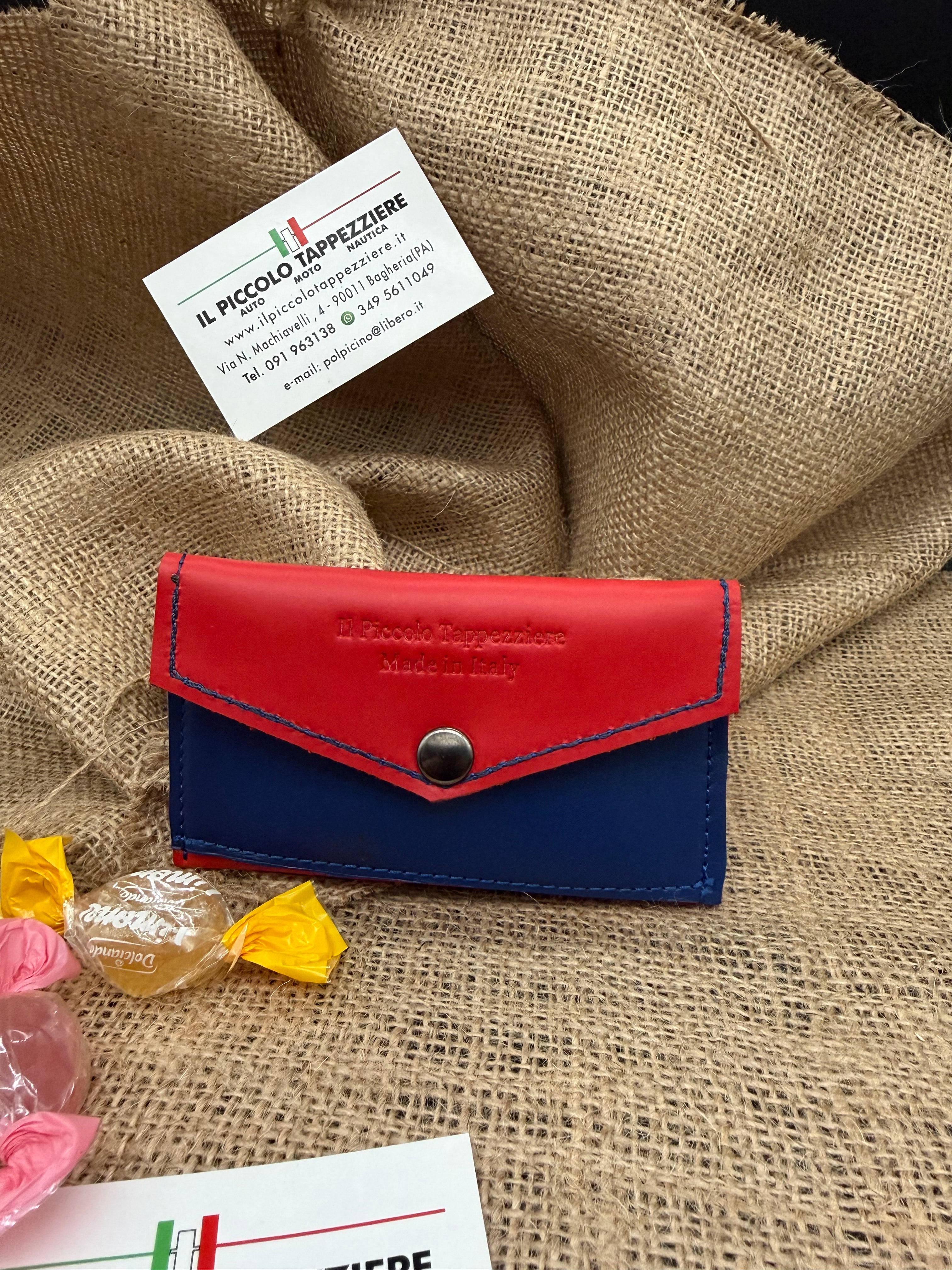 Stripe wallet, portafogli in vera pelle, con bottone e cuciture. Rosso e Blu
